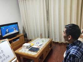 说明: C:\Users\lenovo\Desktop\高分子与材化系观看节目照片\高分子与材化系观看节目照片\观看1.jpg 说明: C:\Users\lenovo\Desktop\高分子与材化系观看节目照片\高分子与材化系观看节目照片\观看1.jpg