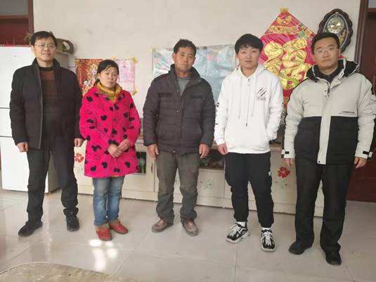 说明: C:\Users\Administrator\Desktop\kk\新闻\20200220 寒假走访困难员工\各系老师\微信图片_20200220104501.jpg 说明: C:\Users\Administrator\Desktop\kk\新闻\20200220 寒假走访困难员工\各系老师\微信图片_20200220104501.jpg